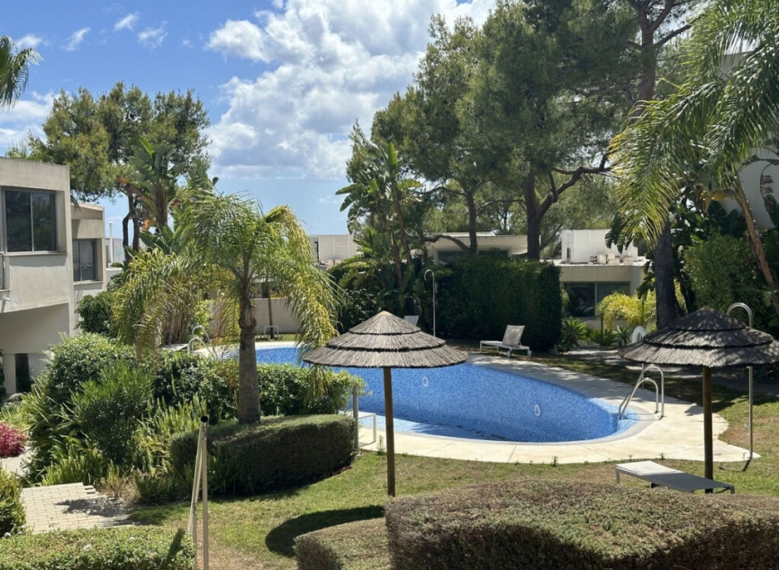 Resale - House -
Sierra Blanca