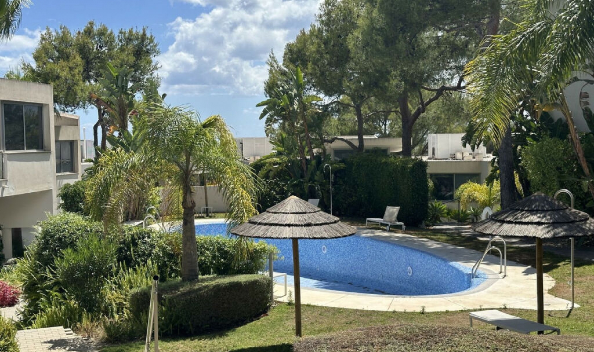 Resale - House -
Sierra Blanca