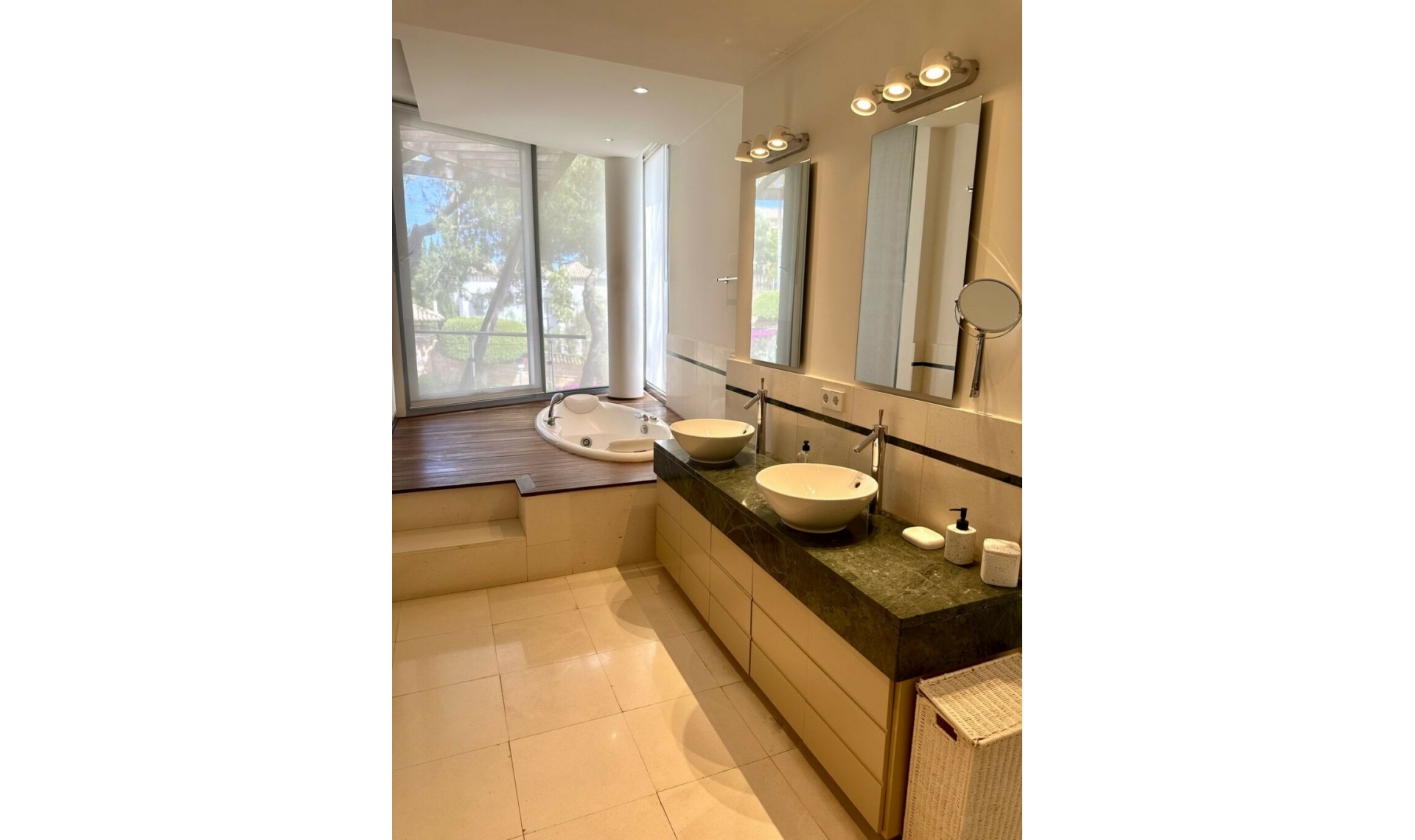 Resale - House -
Sierra Blanca