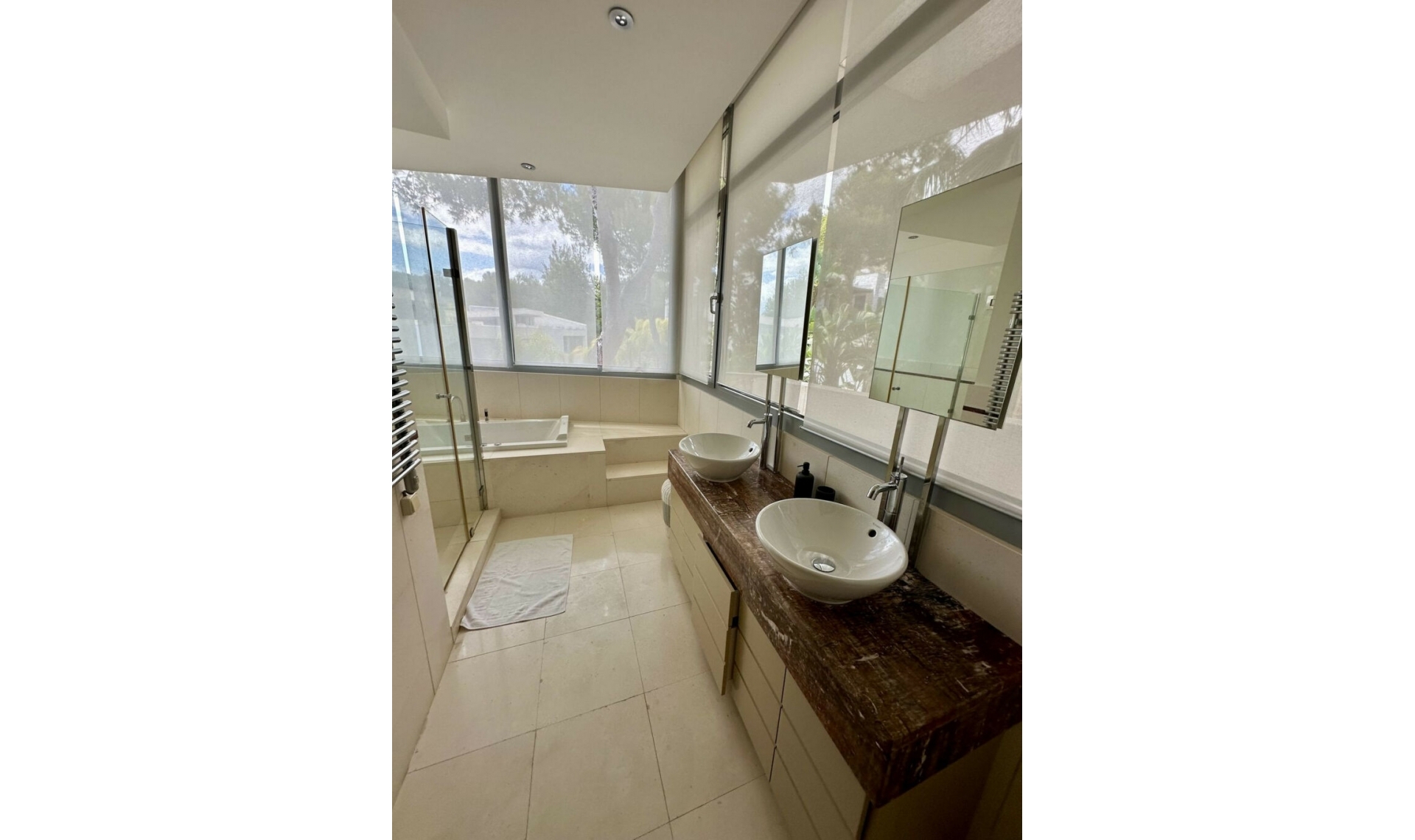 Resale - House -
Sierra Blanca