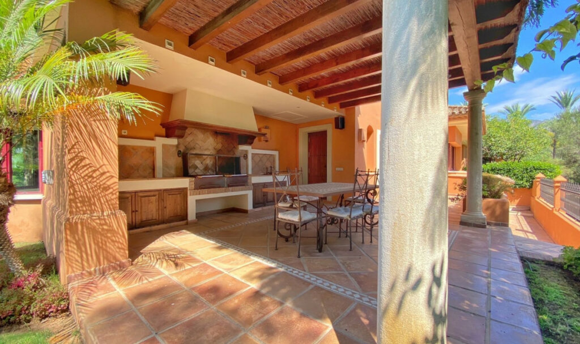 Resale - House -
Sierra Blanca