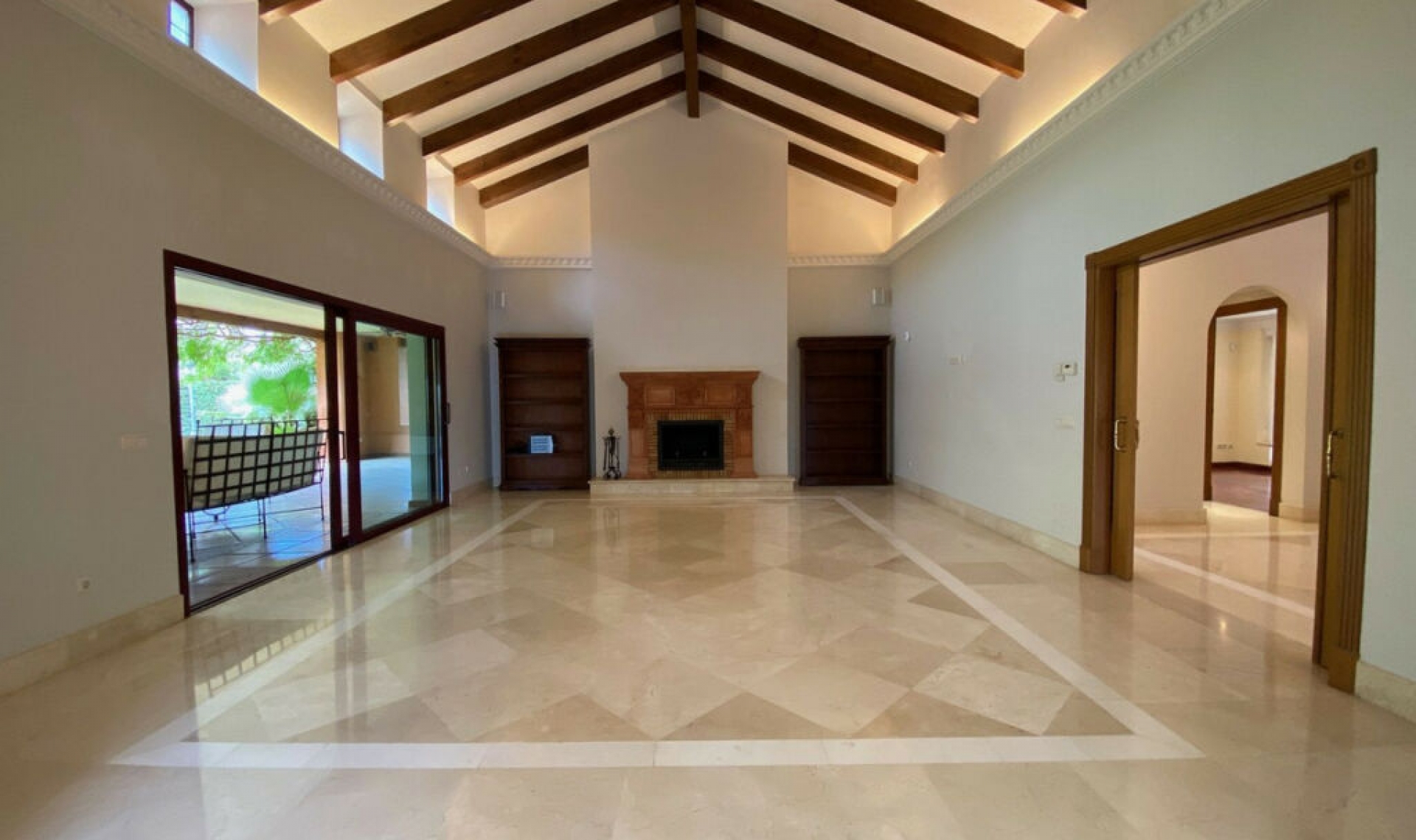 Resale - House -
Sierra Blanca