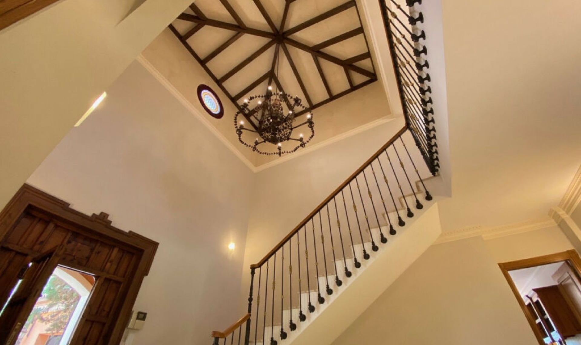 Resale - House -
Sierra Blanca