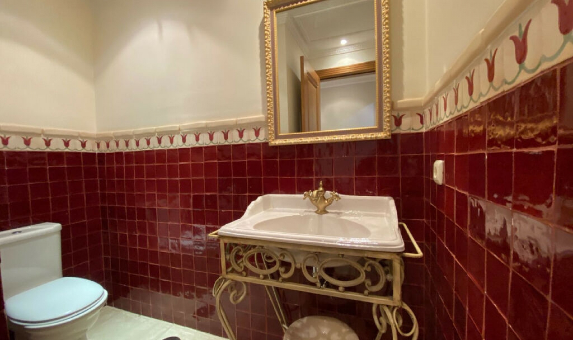 Resale - House -
Sierra Blanca