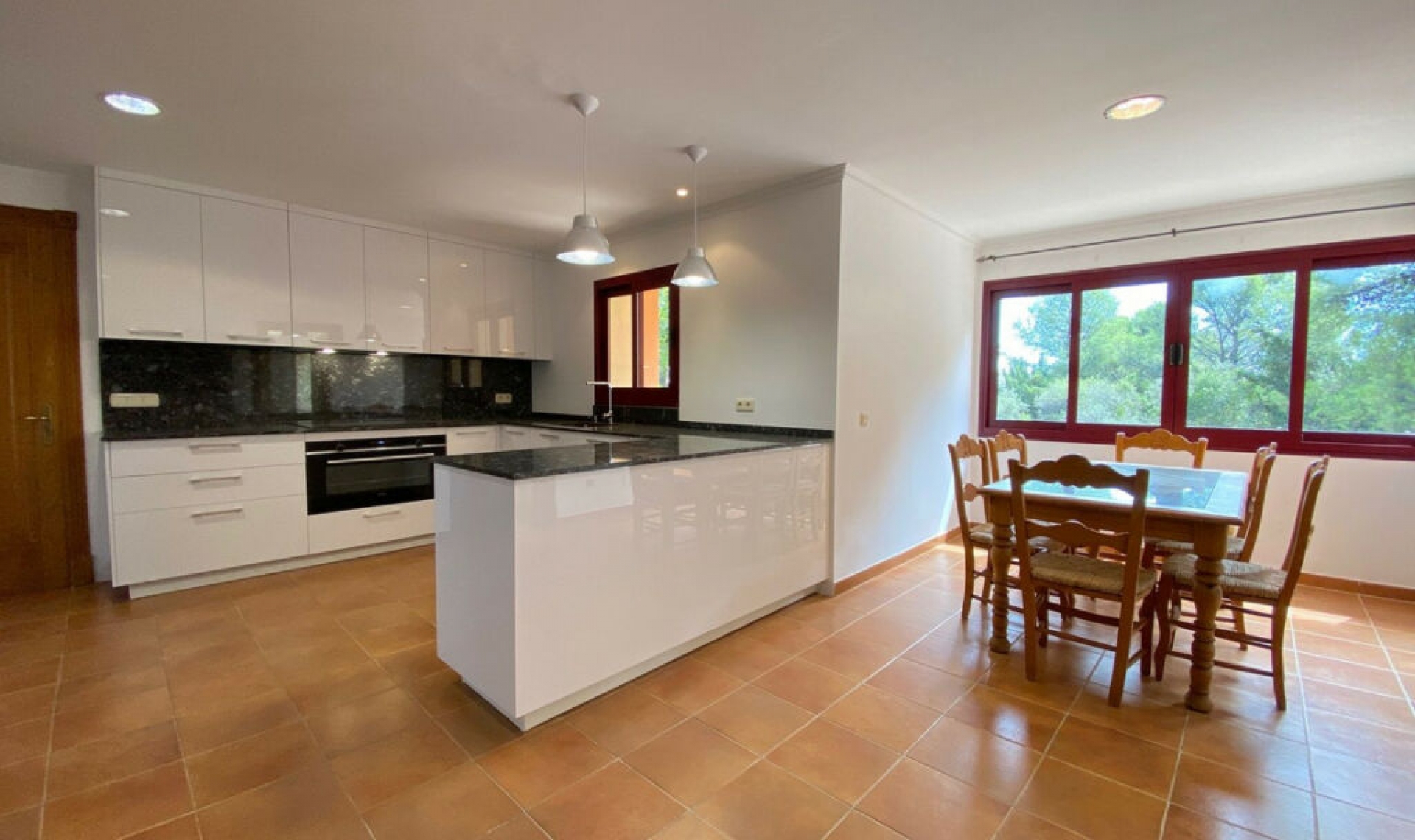 Resale - House -
Sierra Blanca