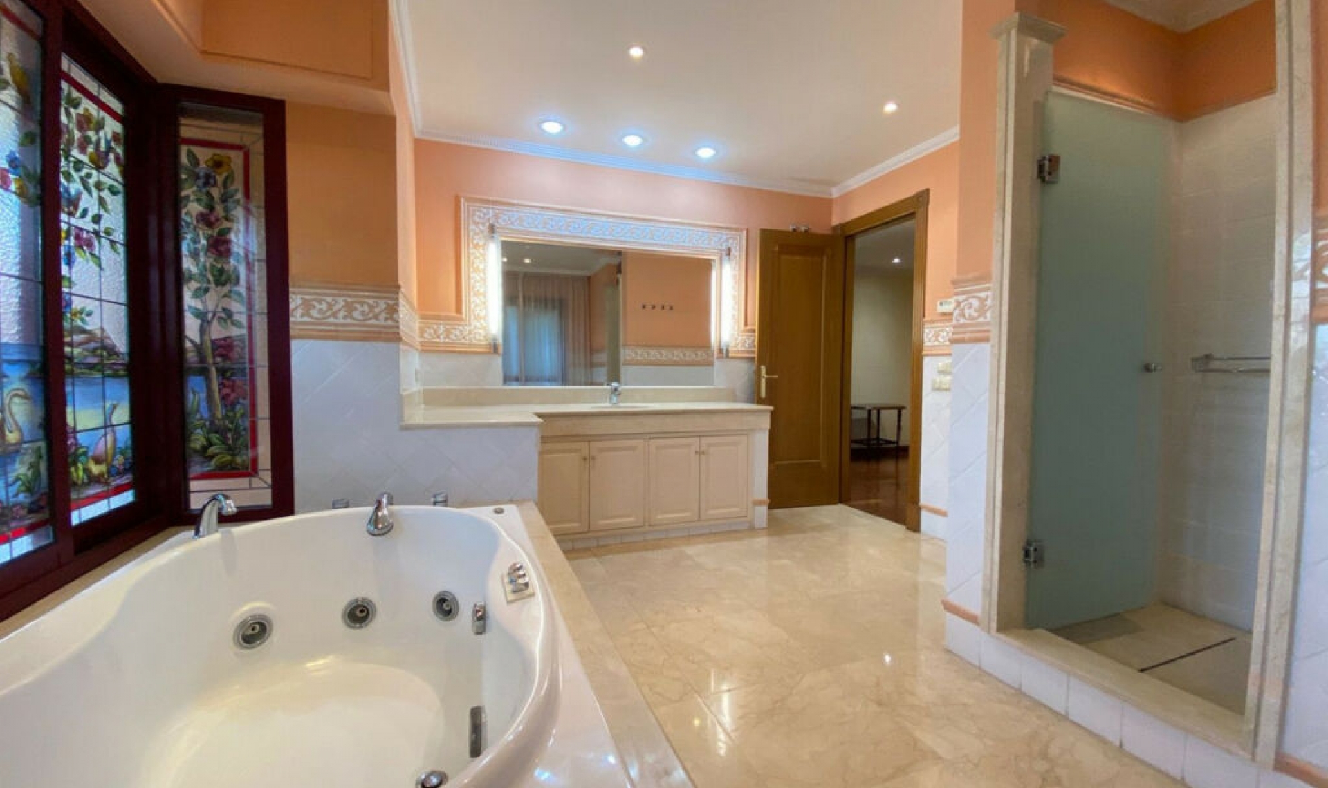 Resale - House -
Sierra Blanca