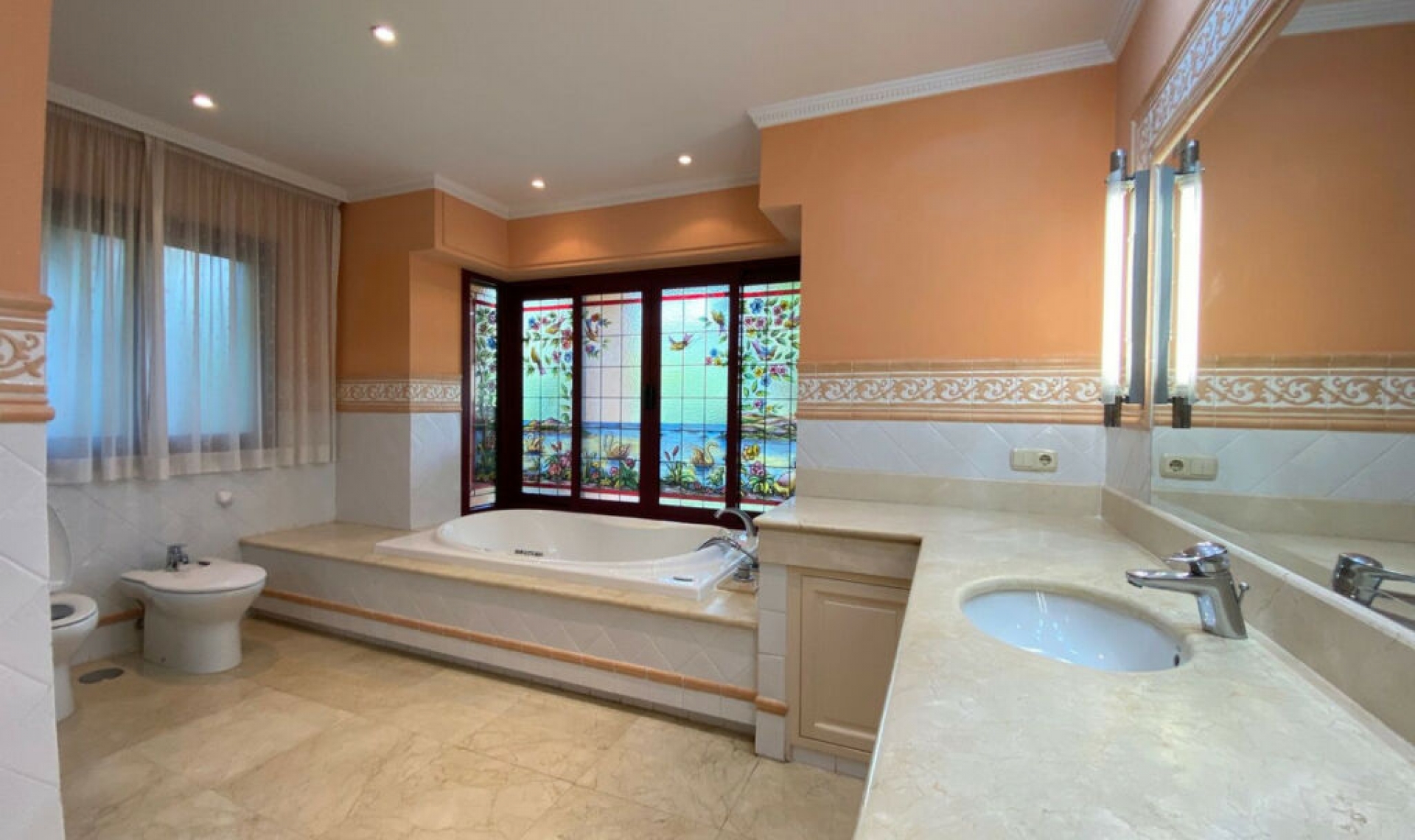 Resale - House -
Sierra Blanca