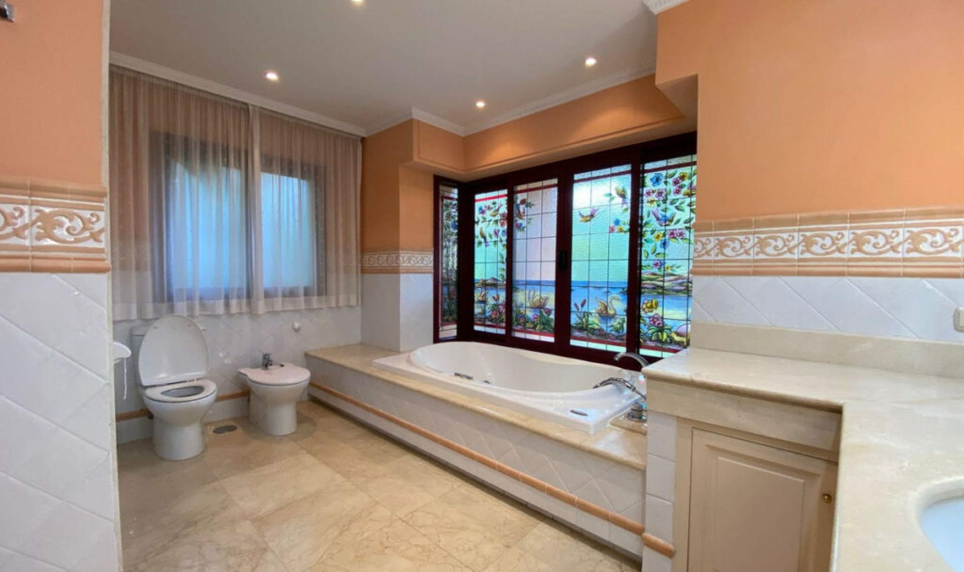 Resale - House -
Sierra Blanca
