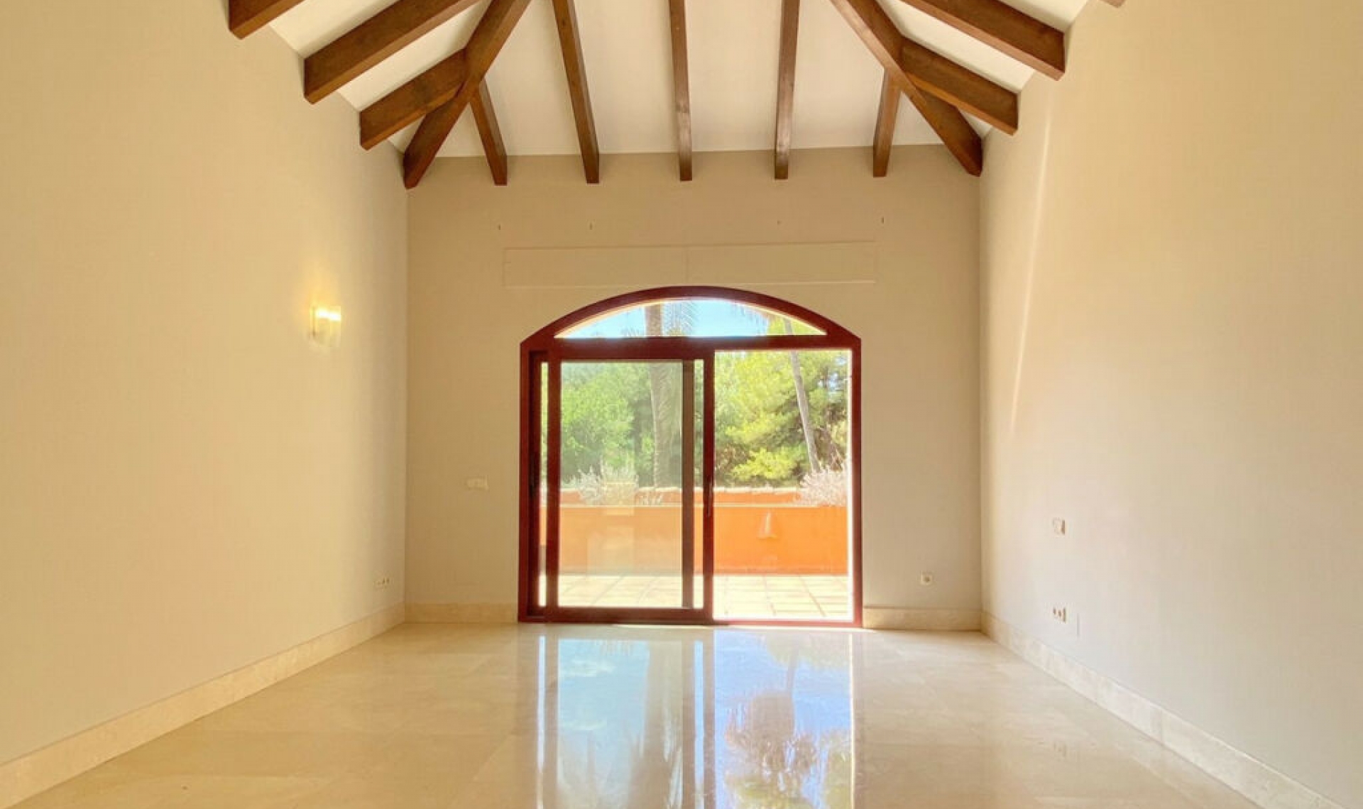 Resale - House -
Sierra Blanca