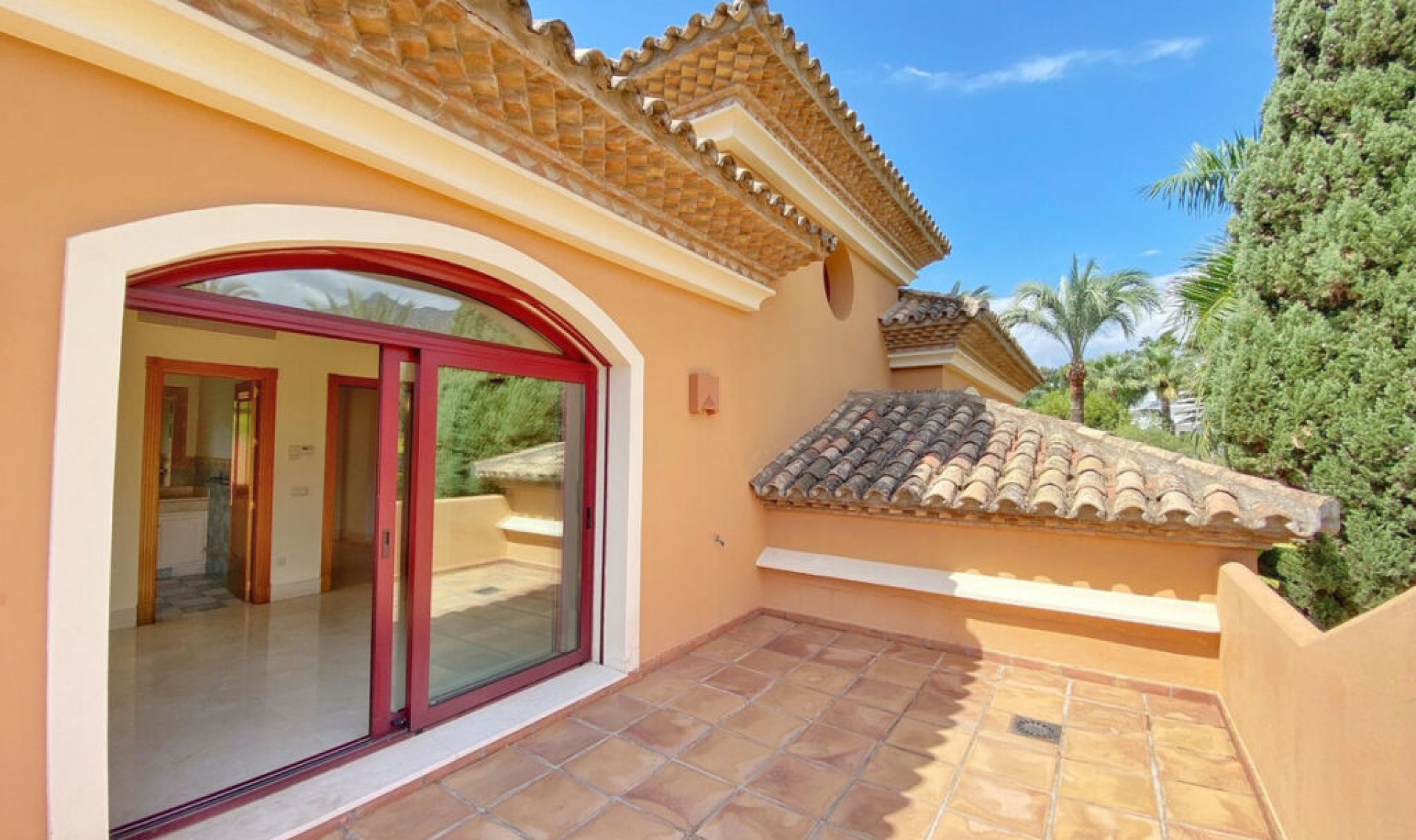 Resale - House -
Sierra Blanca