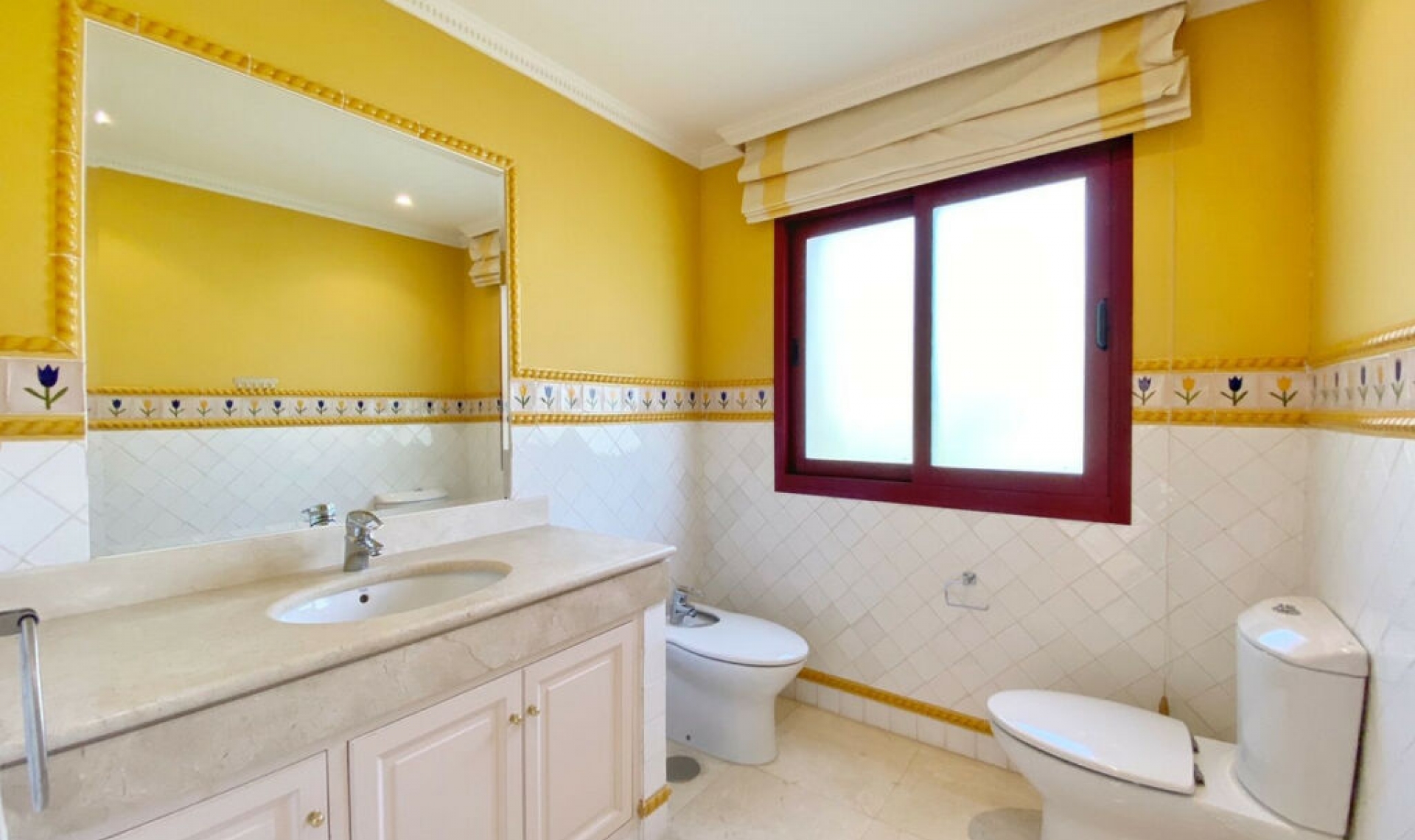 Resale - House -
Sierra Blanca