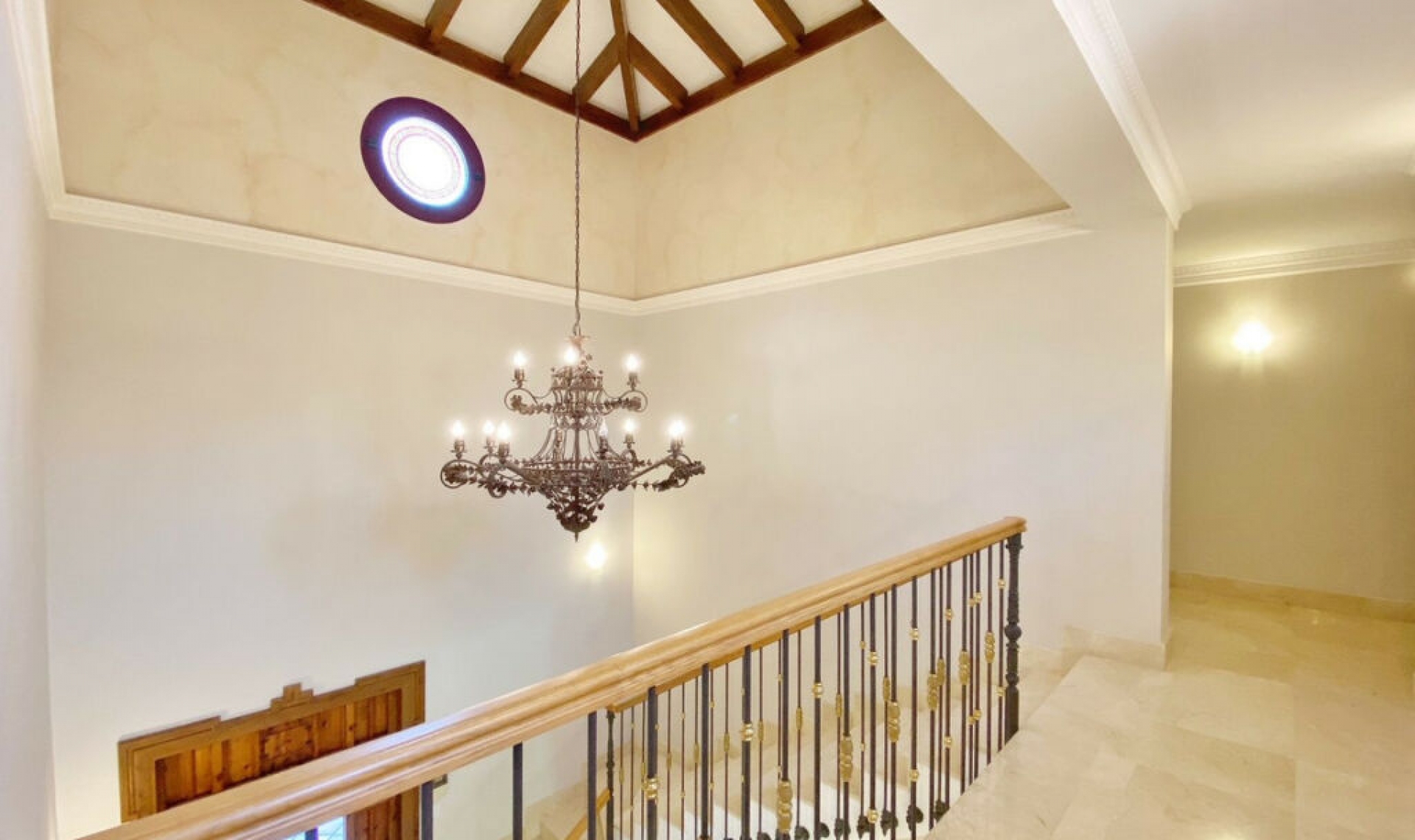 Resale - House -
Sierra Blanca