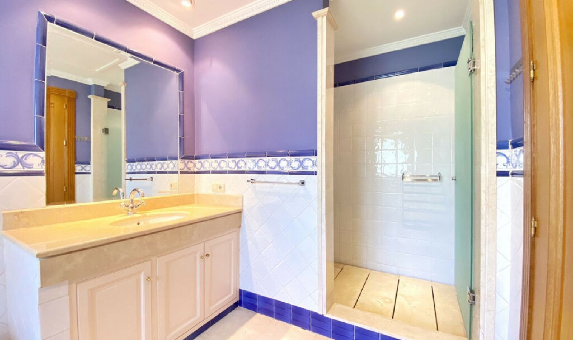 Resale - House -
Sierra Blanca