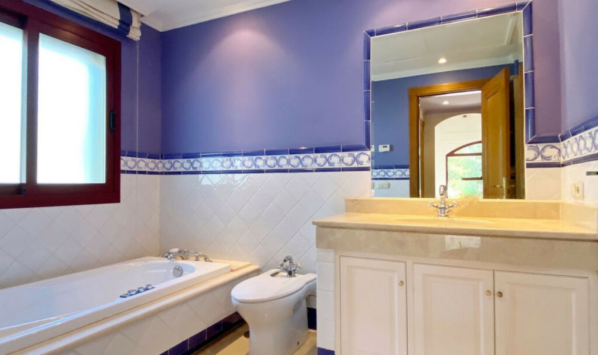 Resale - House -
Sierra Blanca