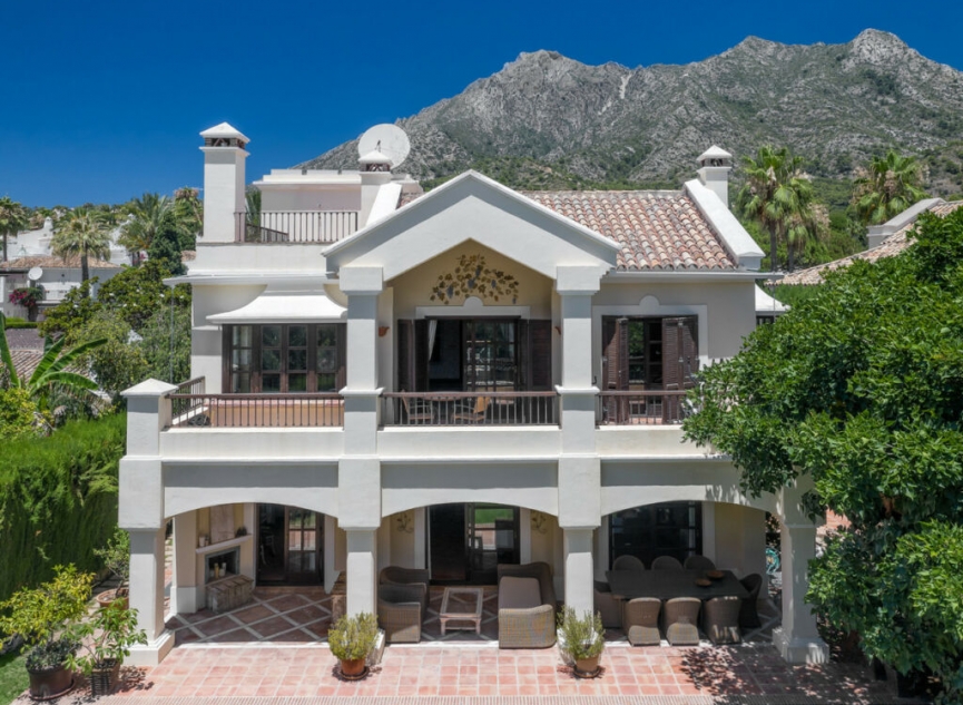 Resale - House -
Sierra Blanca
