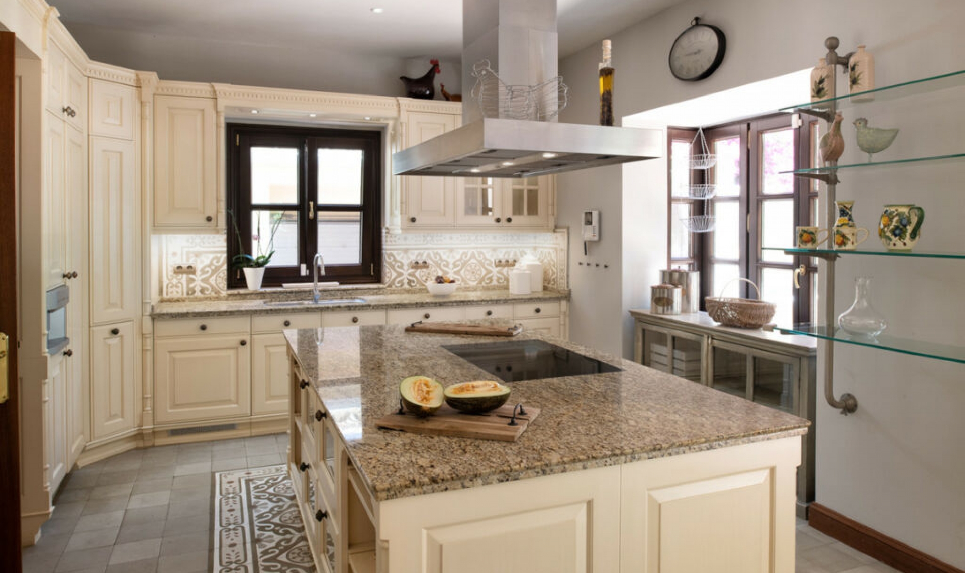 Resale - House -
Sierra Blanca