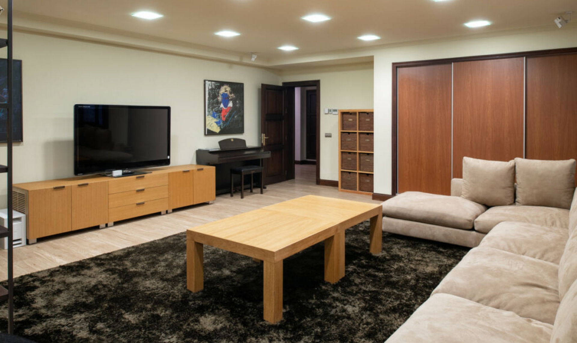 Resale - House -
Sierra Blanca