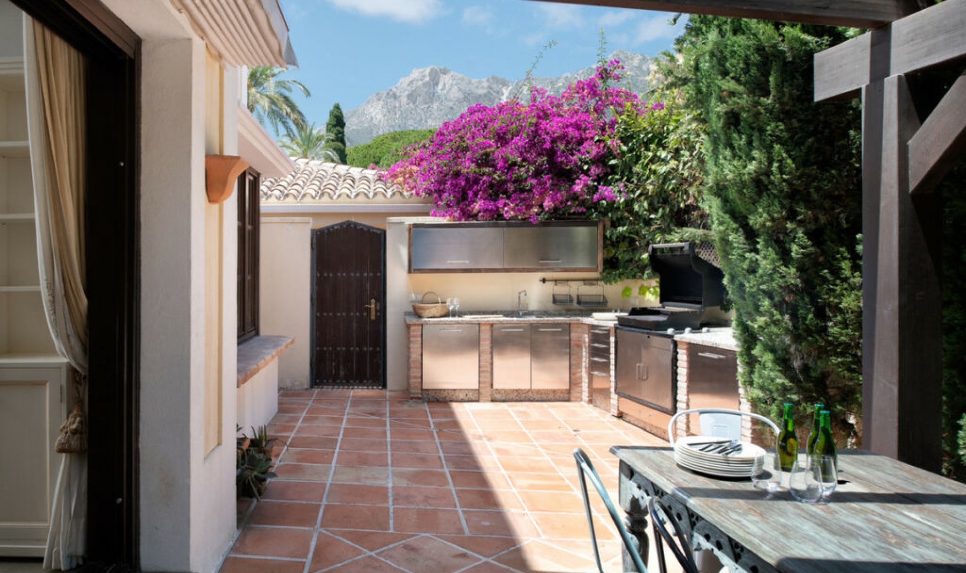 Resale - House -
Sierra Blanca
