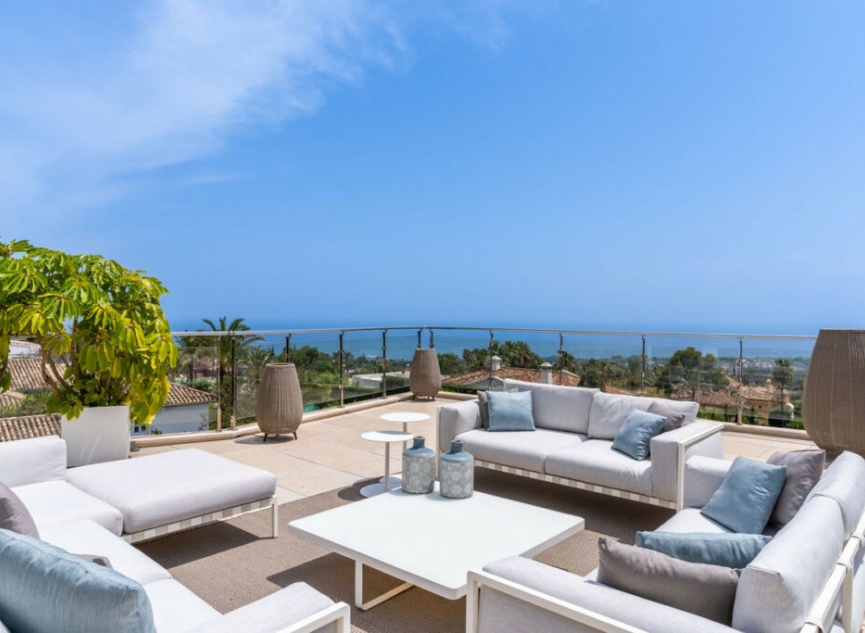 Resale - House -
Sierra Blanca