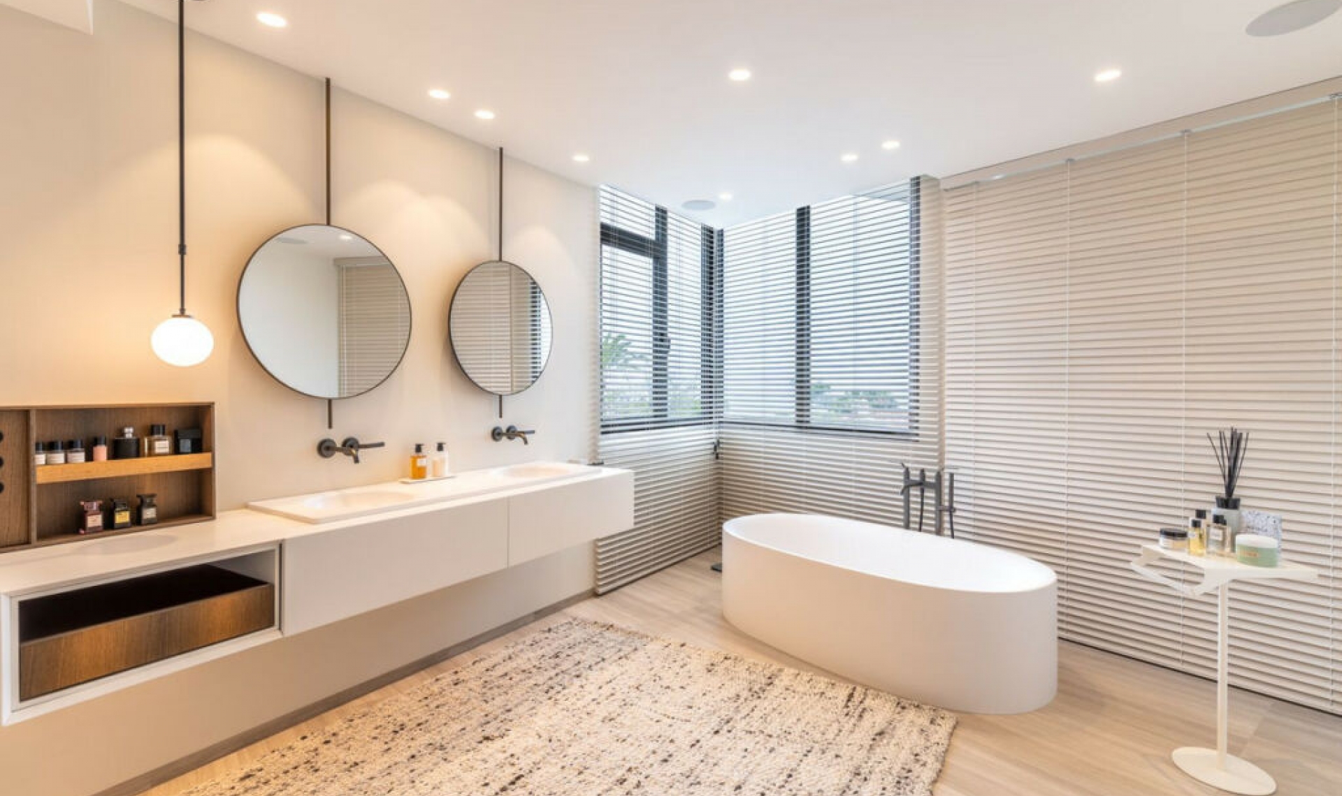 Resale - House -
Sierra Blanca