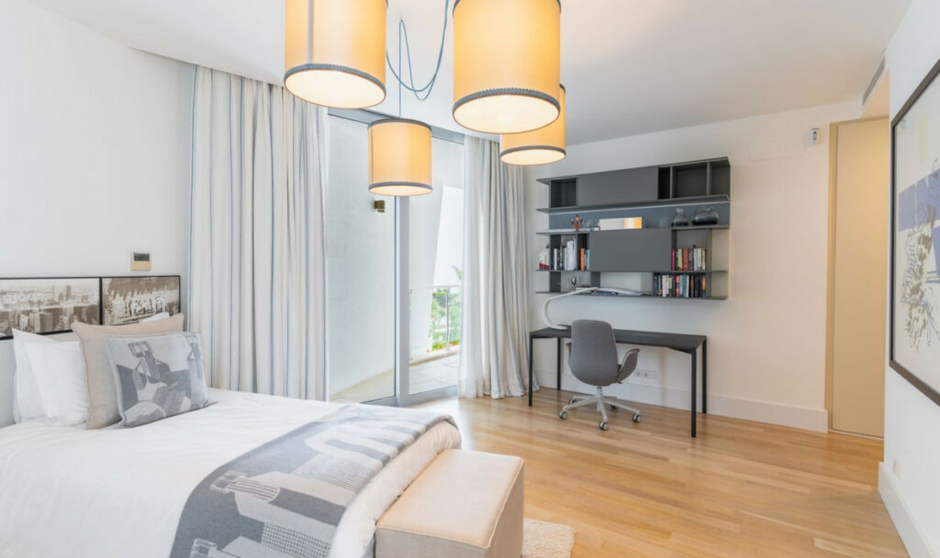 Resale - House -
Sierra Blanca