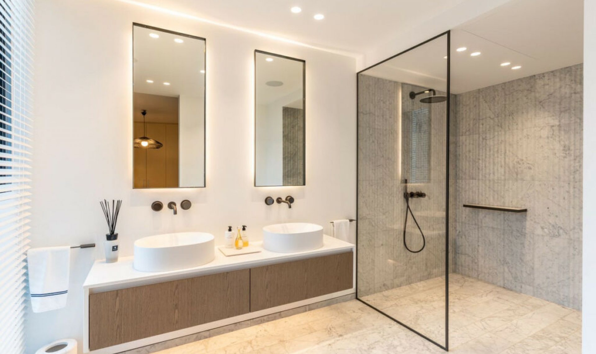 Resale - House -
Sierra Blanca