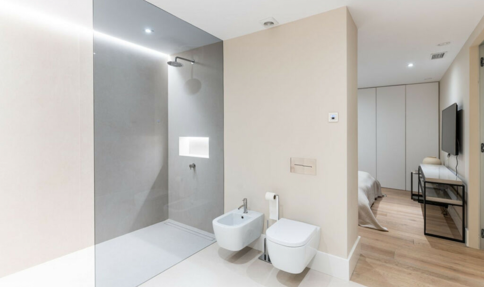 Resale - House -
Sierra Blanca