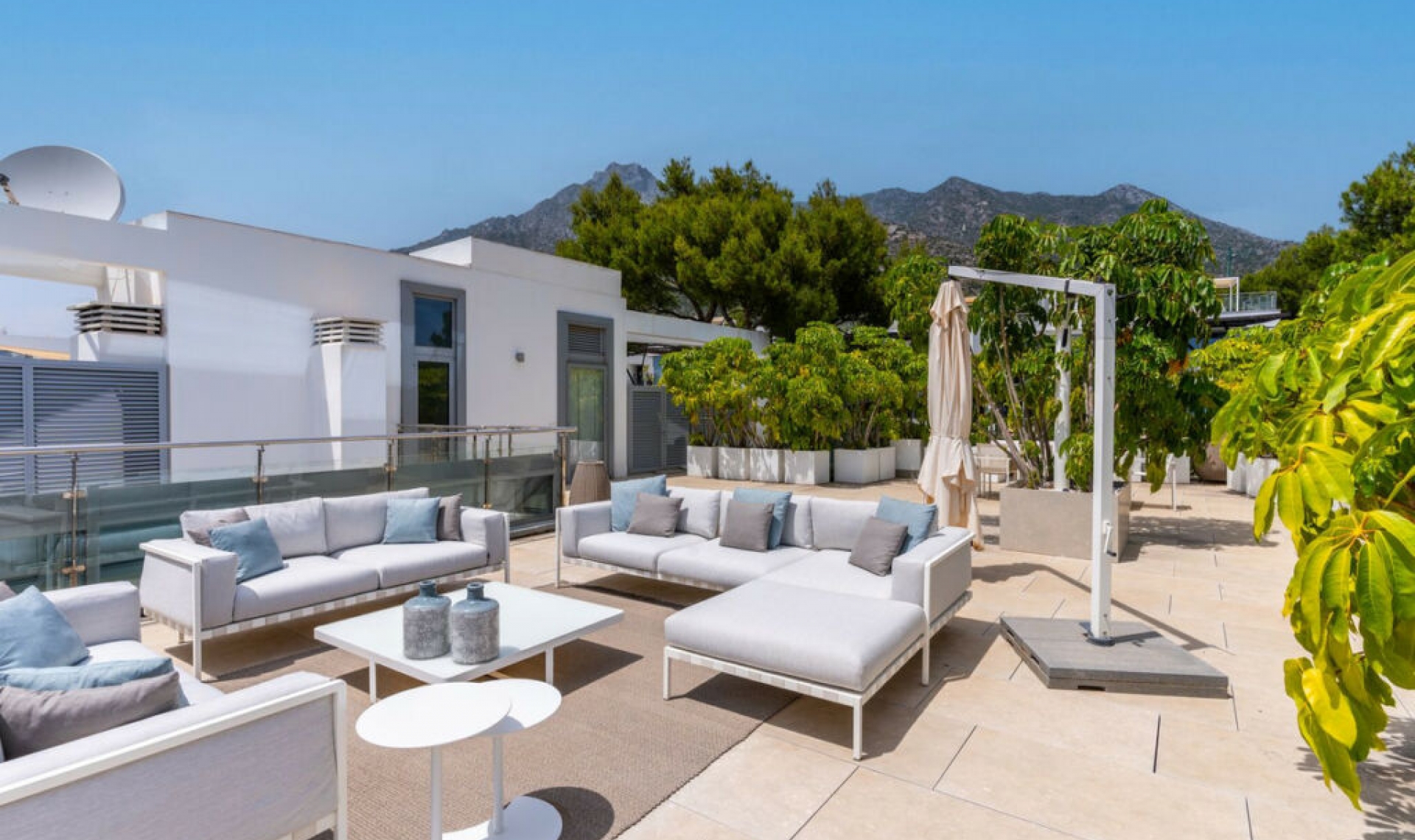 Resale - House -
Sierra Blanca