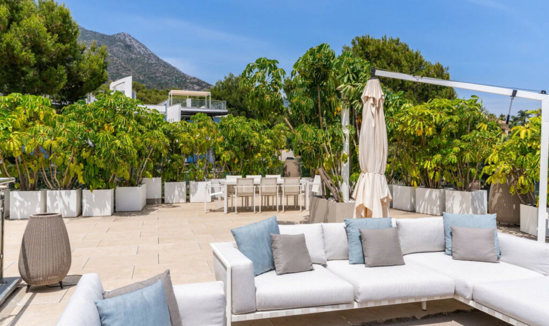 Resale - House -
Sierra Blanca