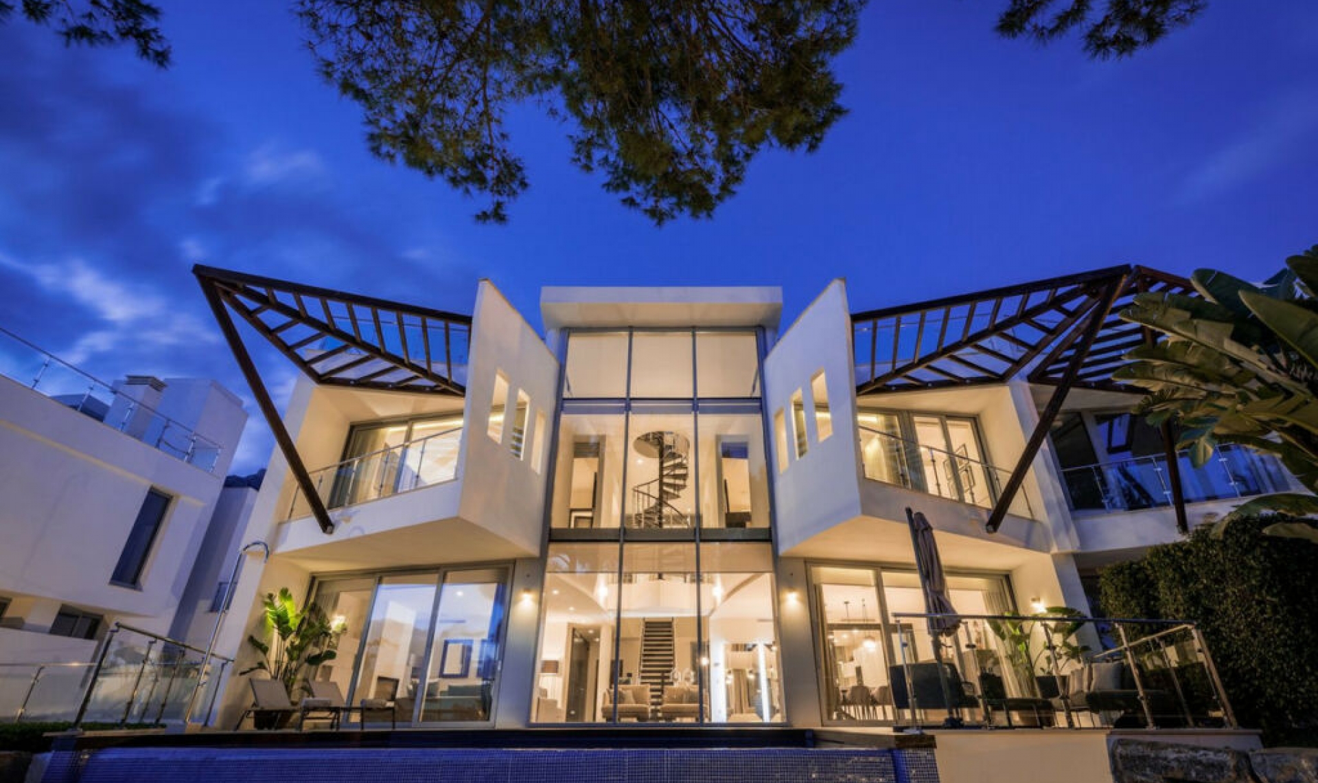 Resale - House -
Sierra Blanca