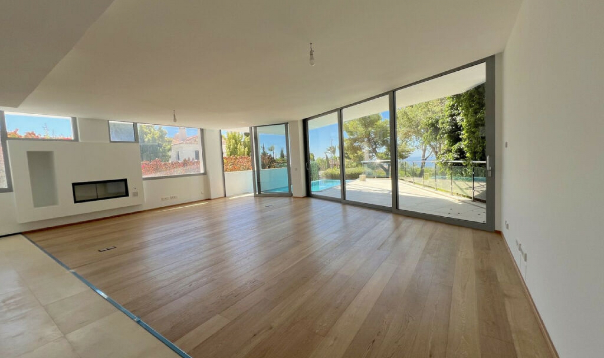 Resale - House -
Sierra Blanca