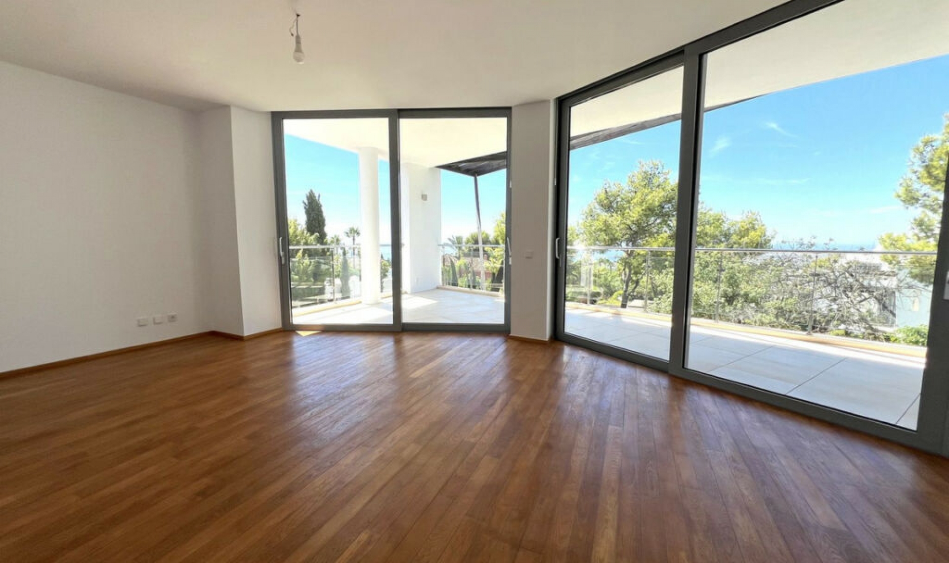 Resale - House -
Sierra Blanca