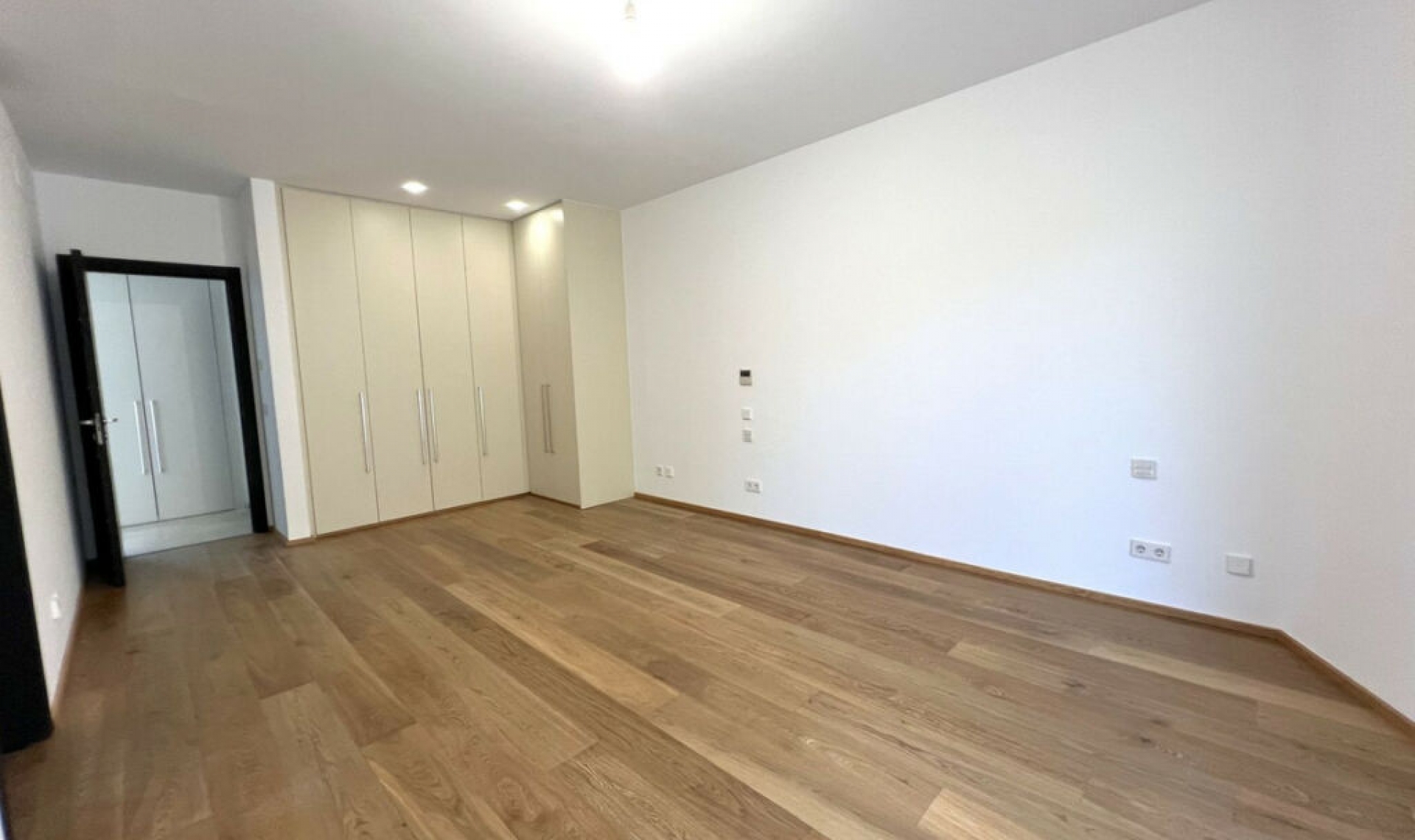 Resale - House -
Sierra Blanca