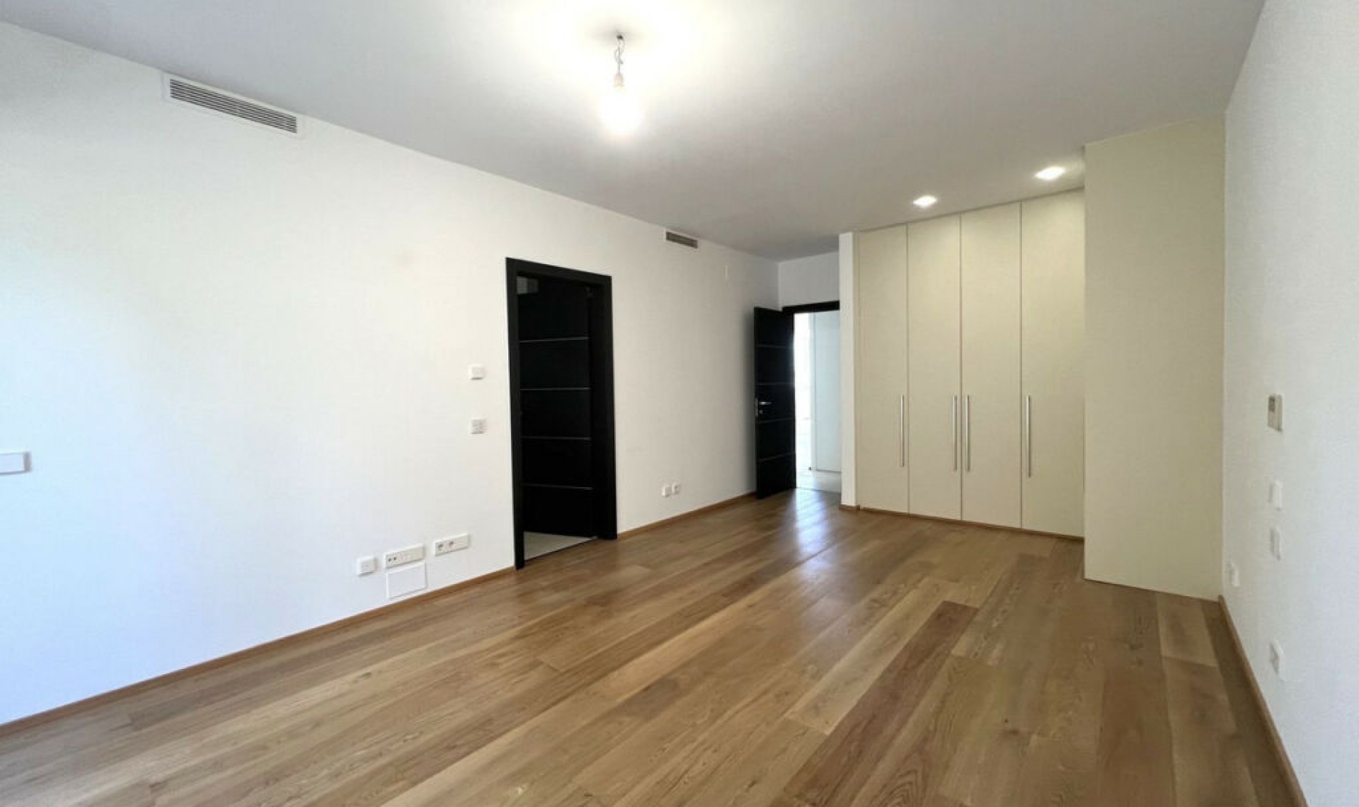 Resale - House -
Sierra Blanca