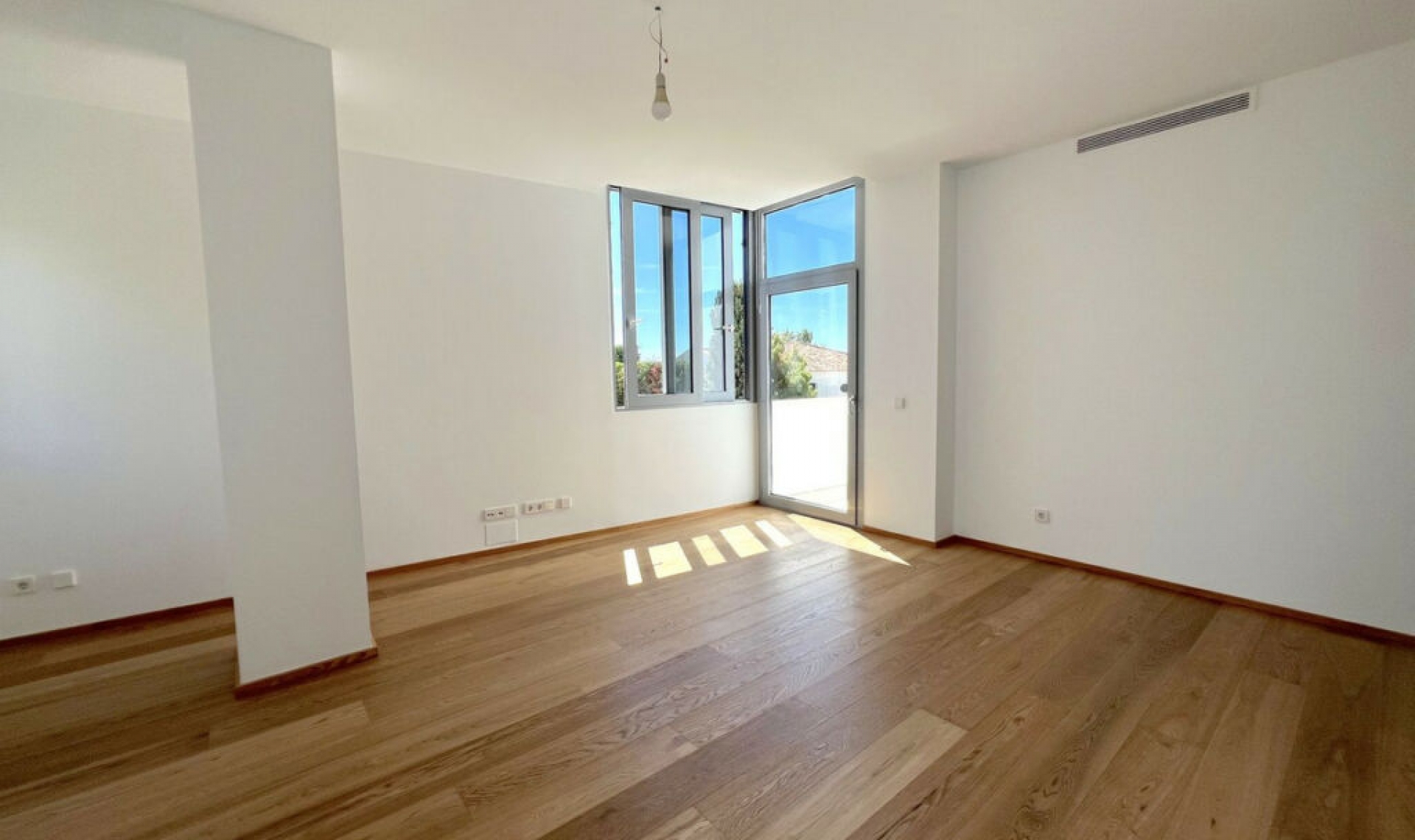 Resale - House -
Sierra Blanca