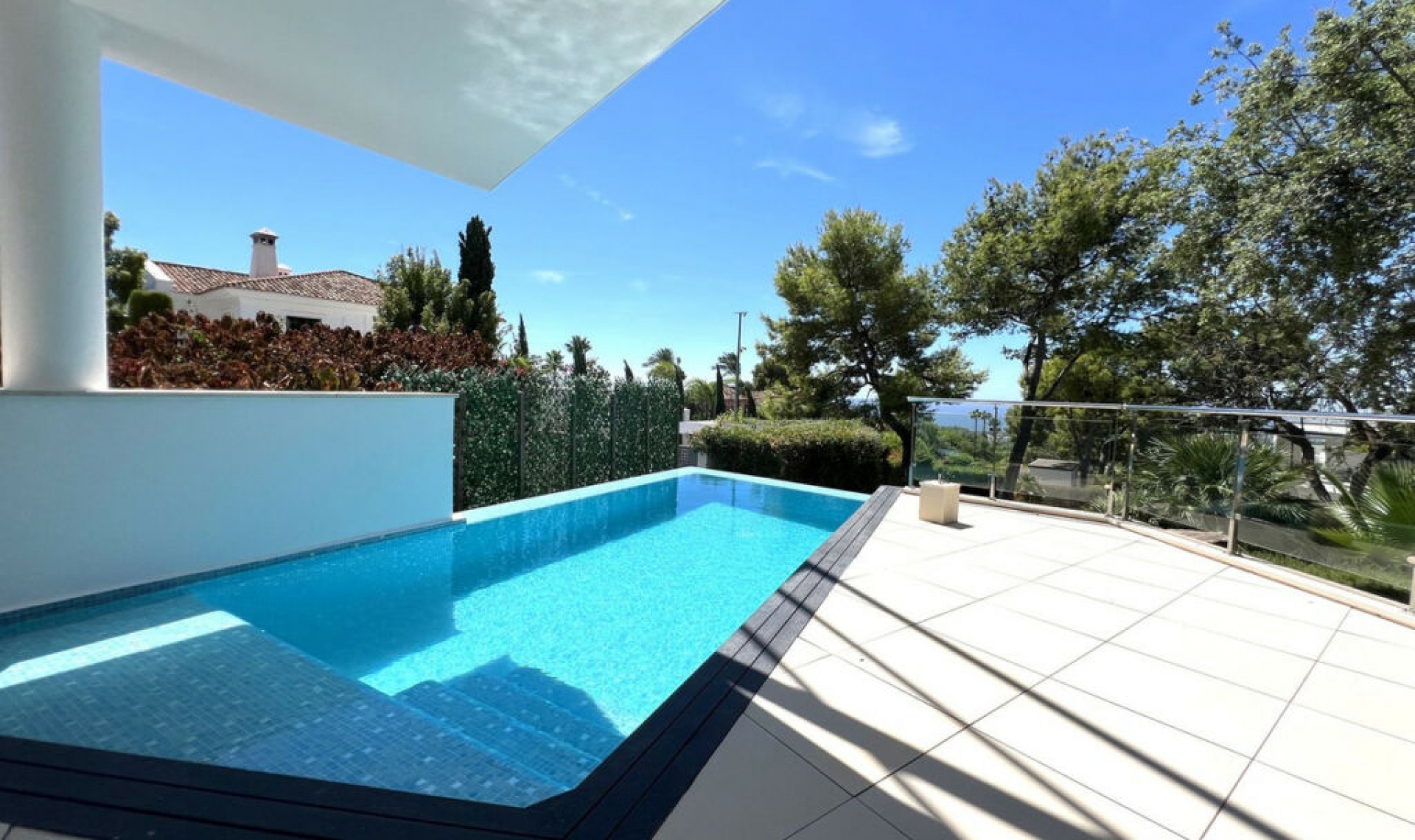 Resale - House -
Sierra Blanca