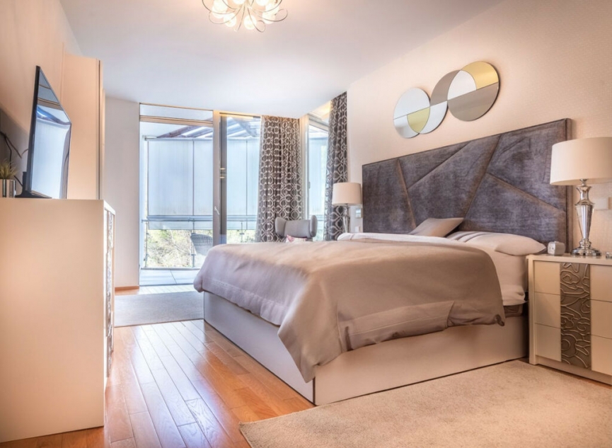 Resale - House -
Sierra Blanca