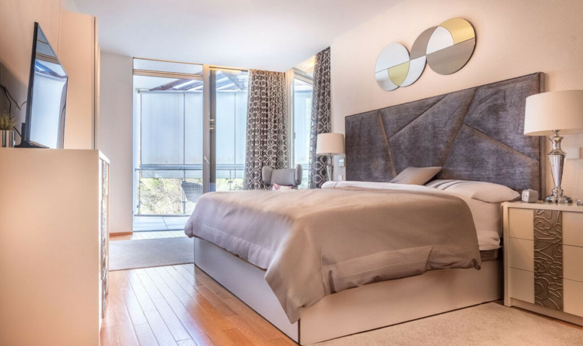 Resale - House -
Sierra Blanca