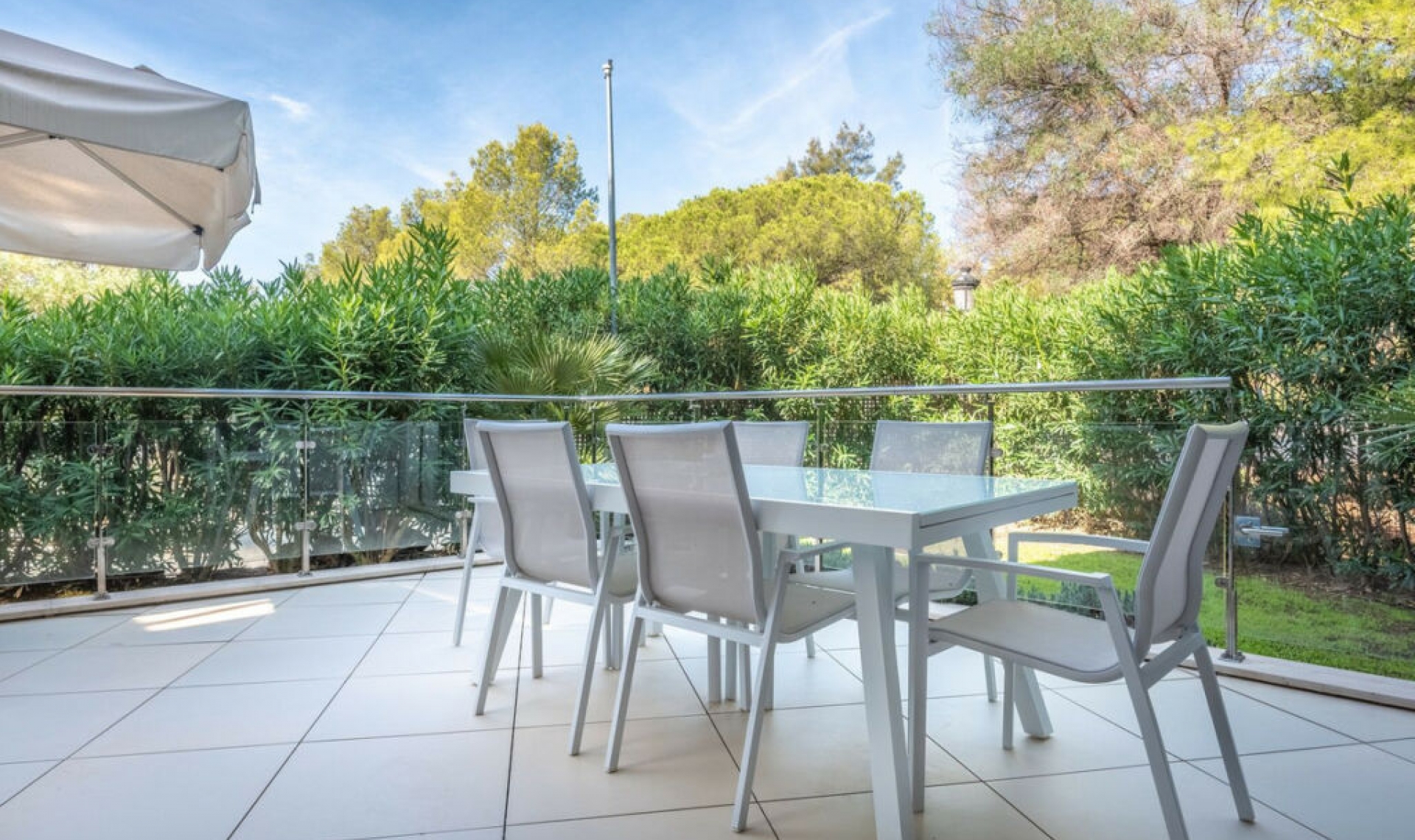 Resale - House -
Sierra Blanca