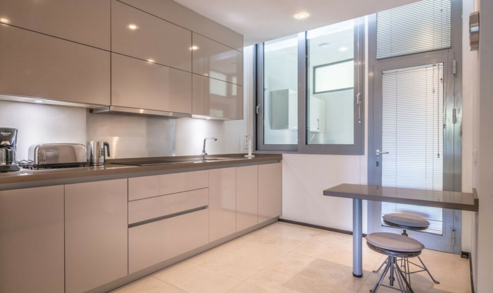 Resale - House -
Sierra Blanca