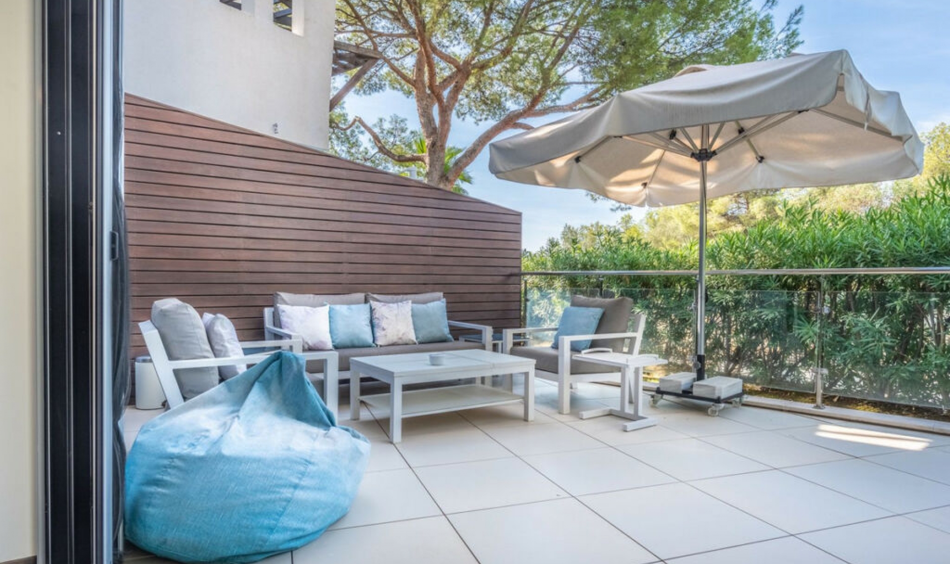 Resale - House -
Sierra Blanca