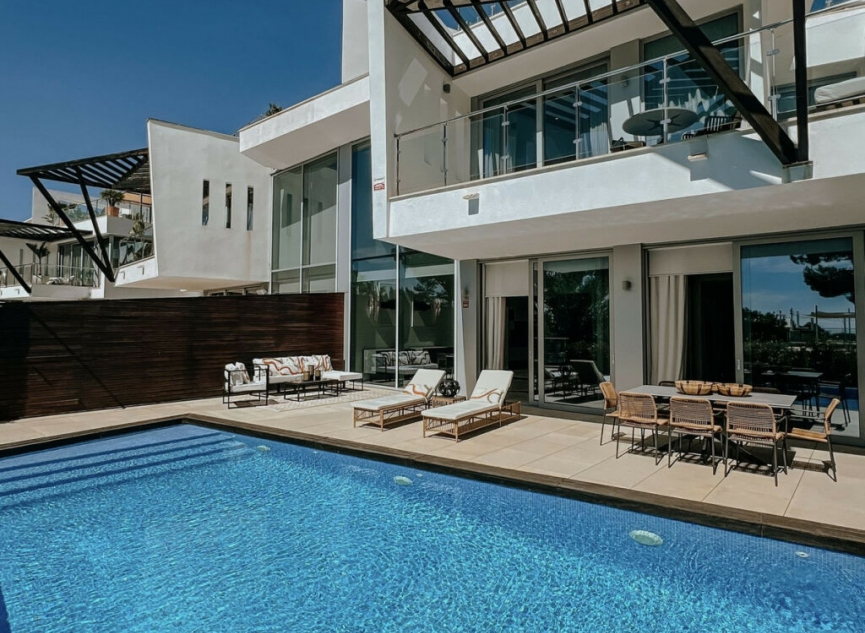 Resale - House -
Sierra Blanca