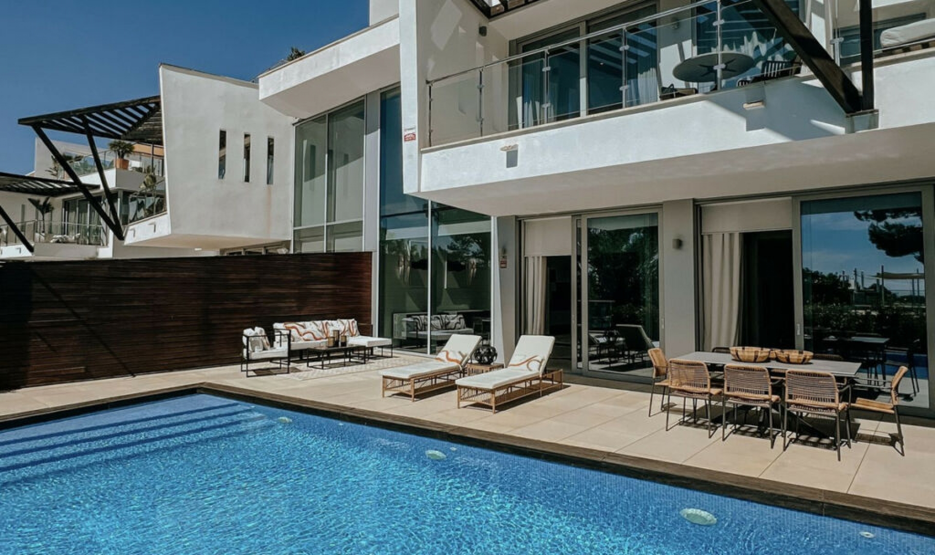 Resale - House -
Sierra Blanca