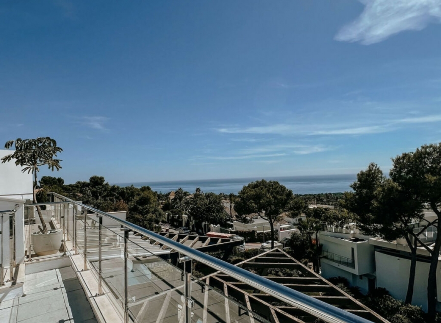 Resale - House -
Sierra Blanca