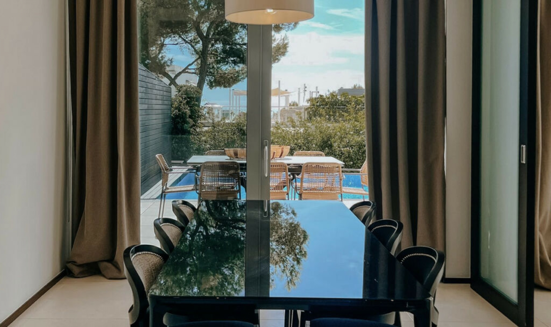 Resale - House -
Sierra Blanca