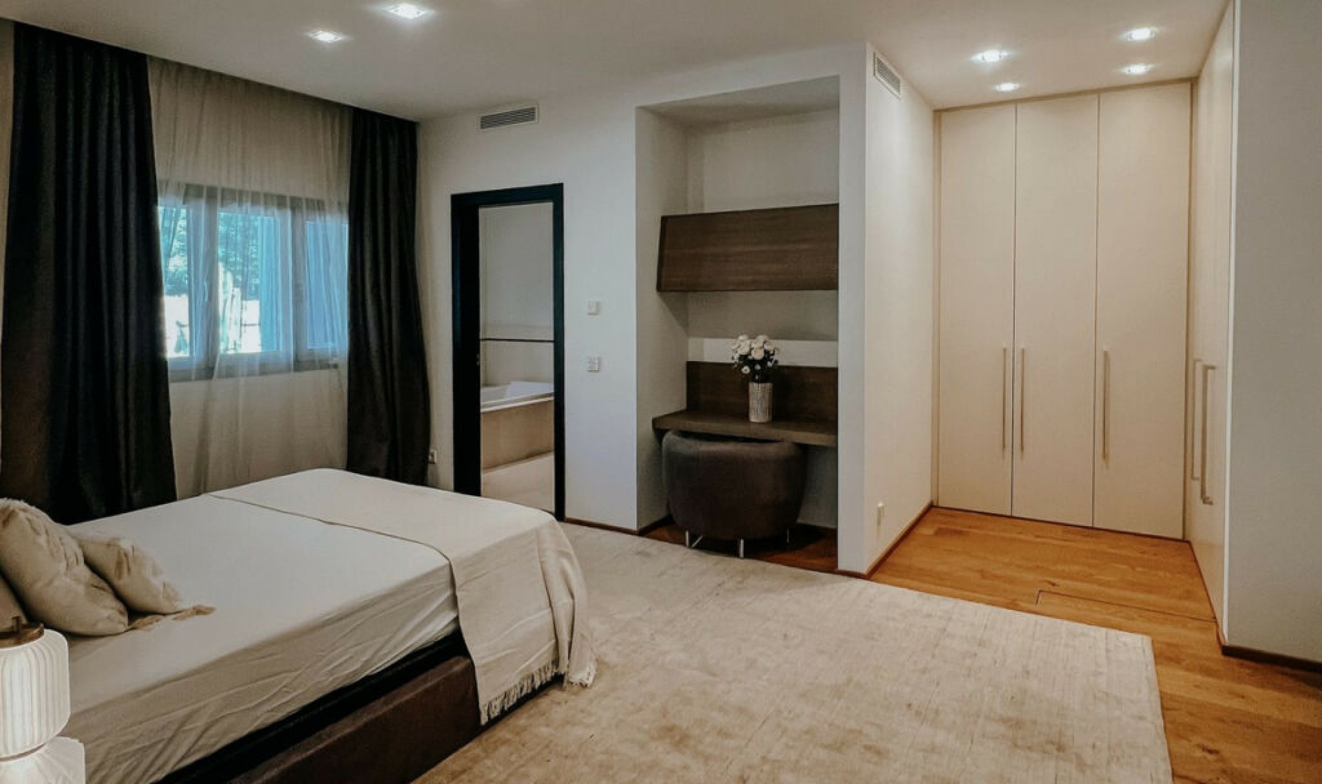 Resale - House -
Sierra Blanca