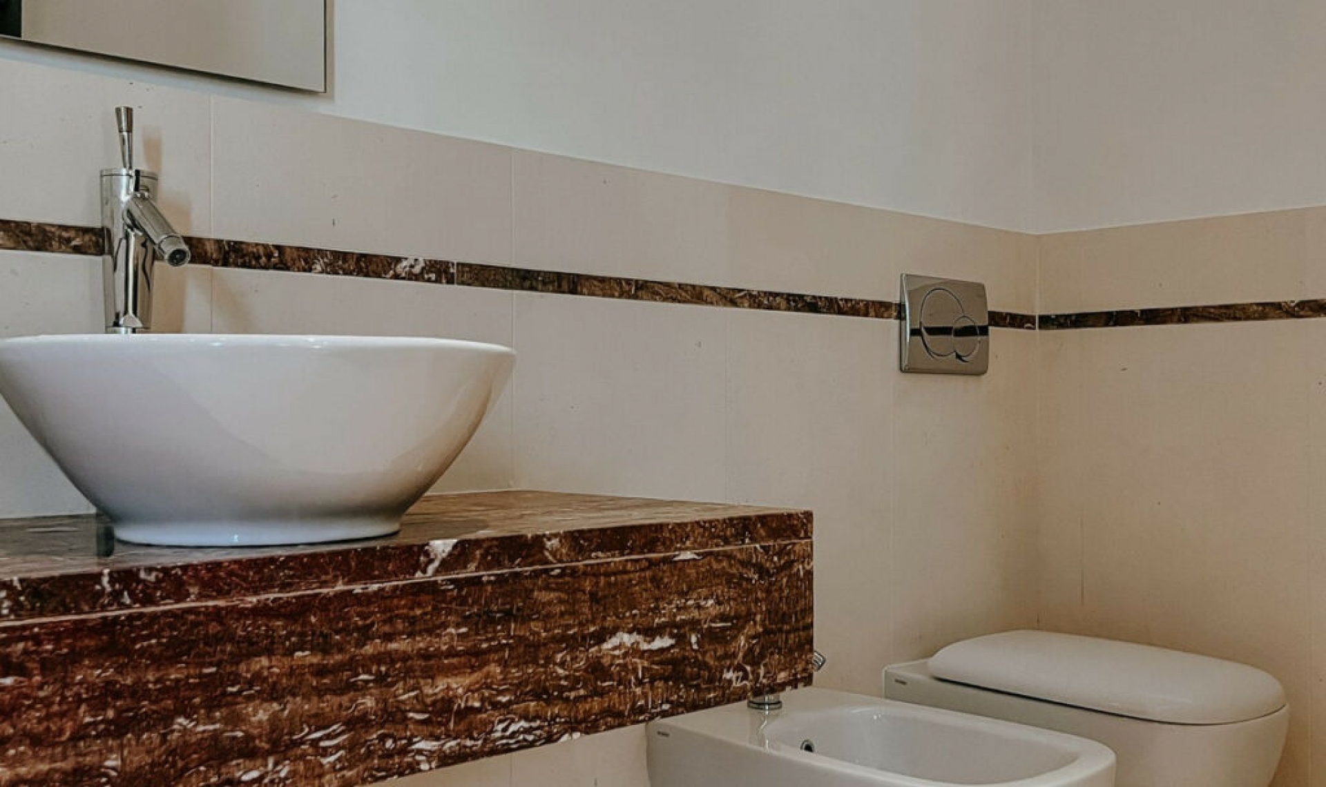 Resale - House -
Sierra Blanca