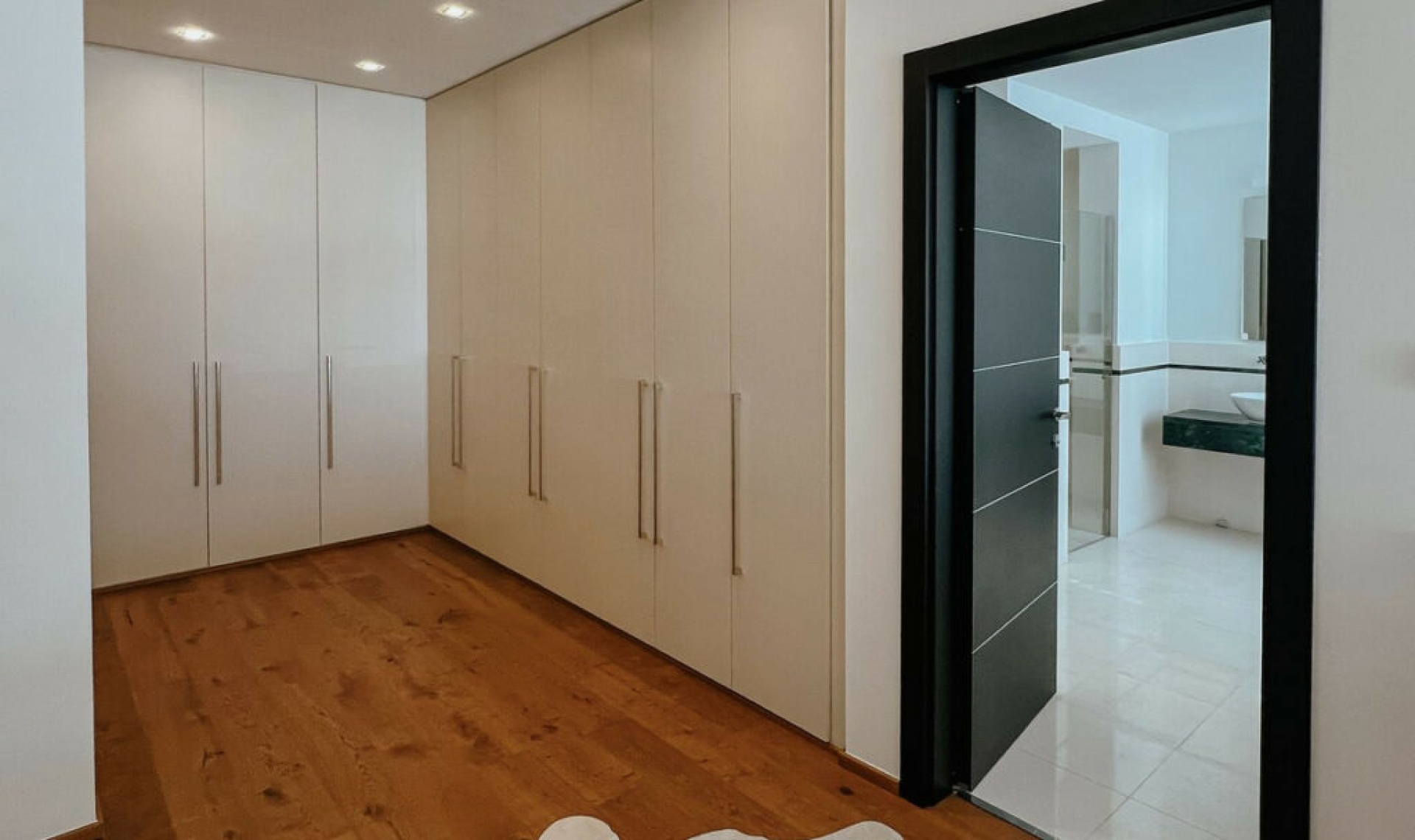 Resale - House -
Sierra Blanca