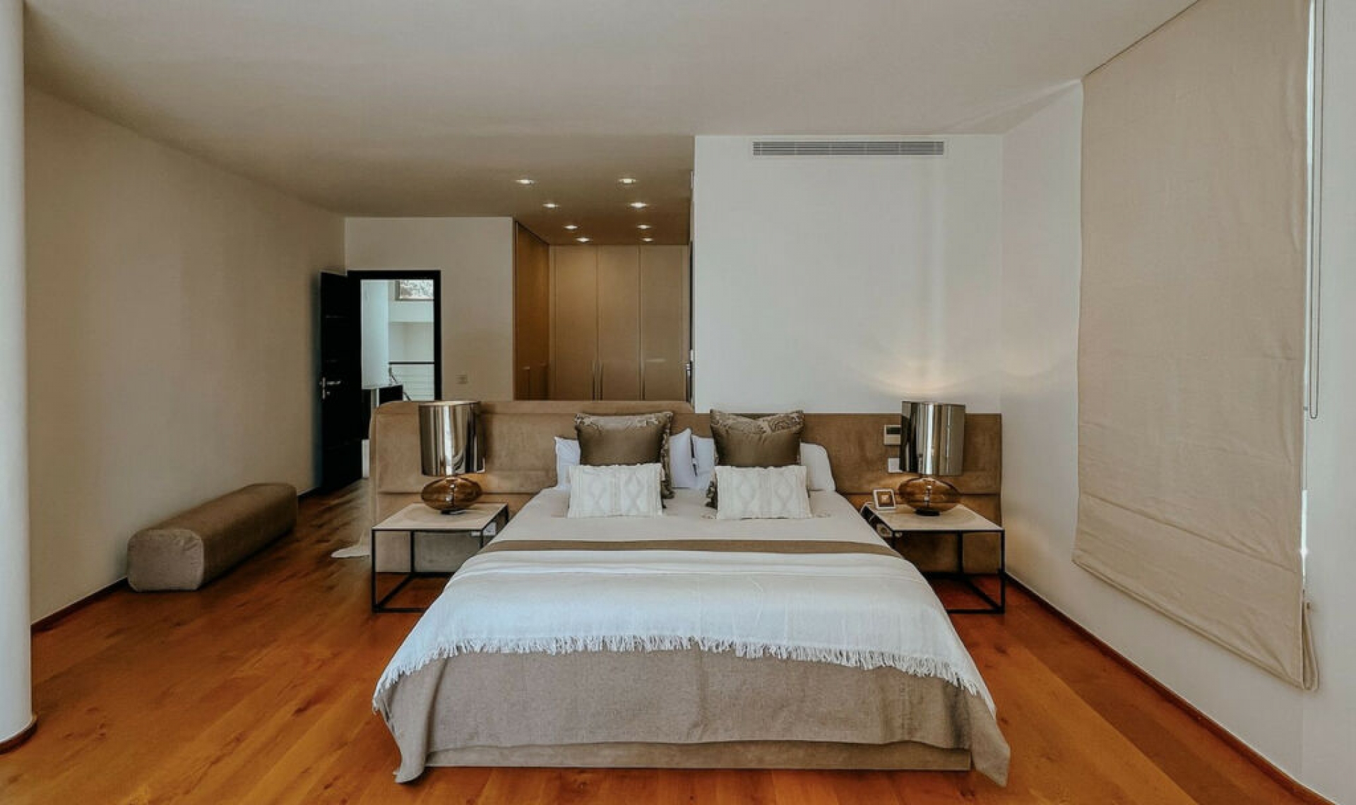 Resale - House -
Sierra Blanca