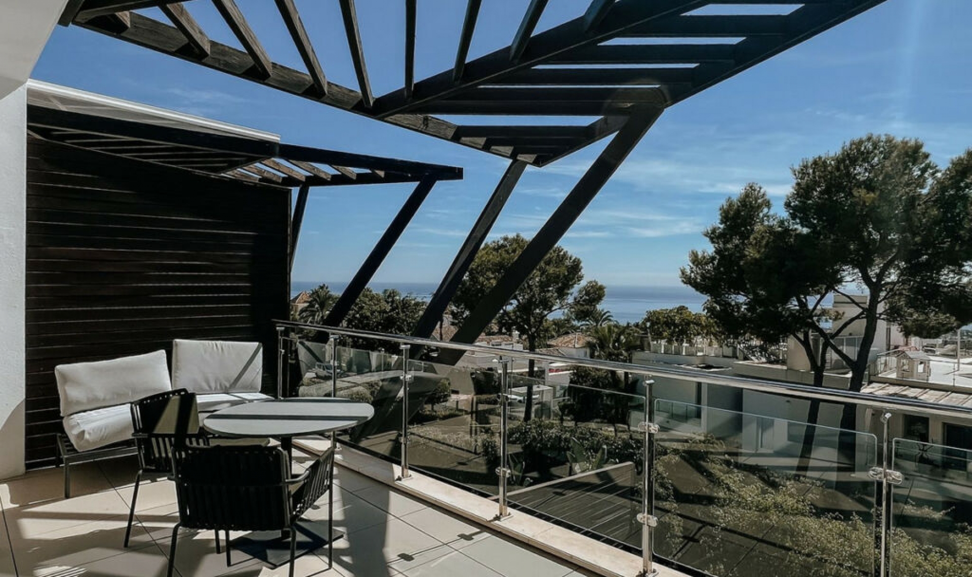 Resale - House -
Sierra Blanca